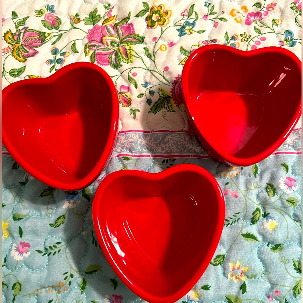 Target Bullseye Playground Red Heart Shaped Ramekins set of 3